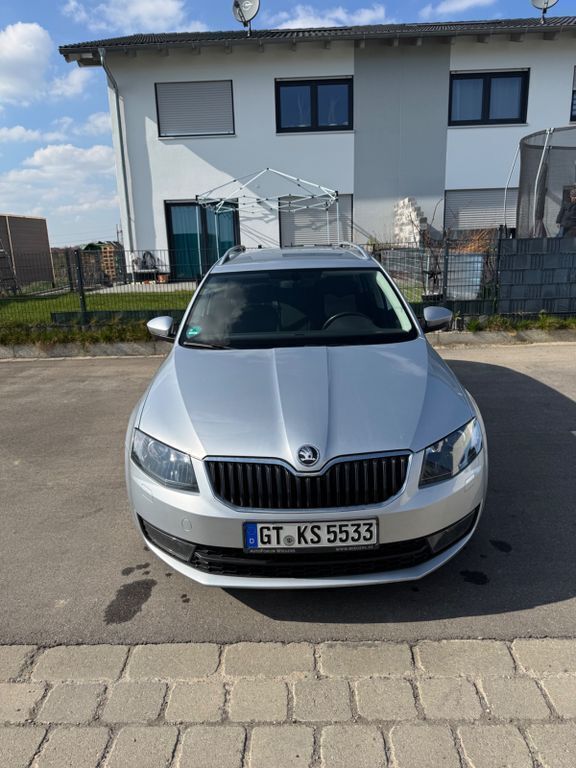 Silber Gebraucht 2016 Skoda Octavia Ambition Kombi | 9.500 € (Guter Preis) - Bild 1/4