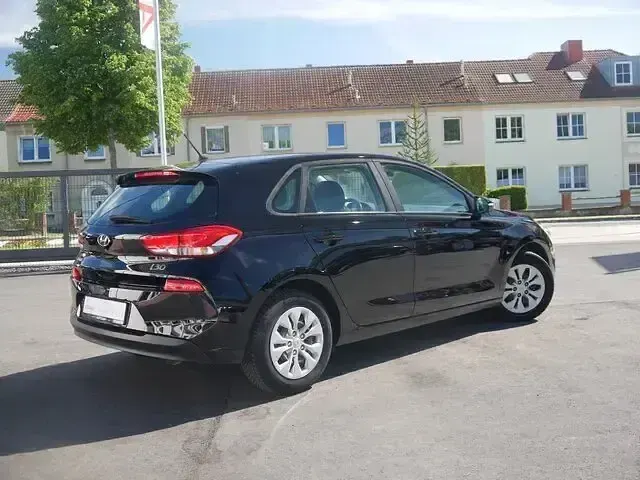 Gebraucht Hyundai i30 Passion 99 PS (72 kW) 2017 Schwarz Kleinwagen