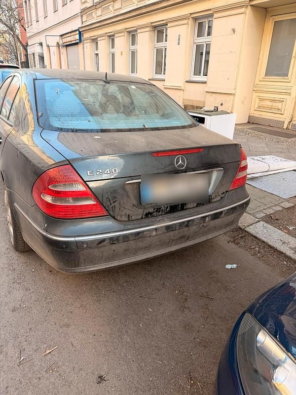 Gebraucht Mercedes E240 176 PS (129 kW) 2005 Blau Limousine