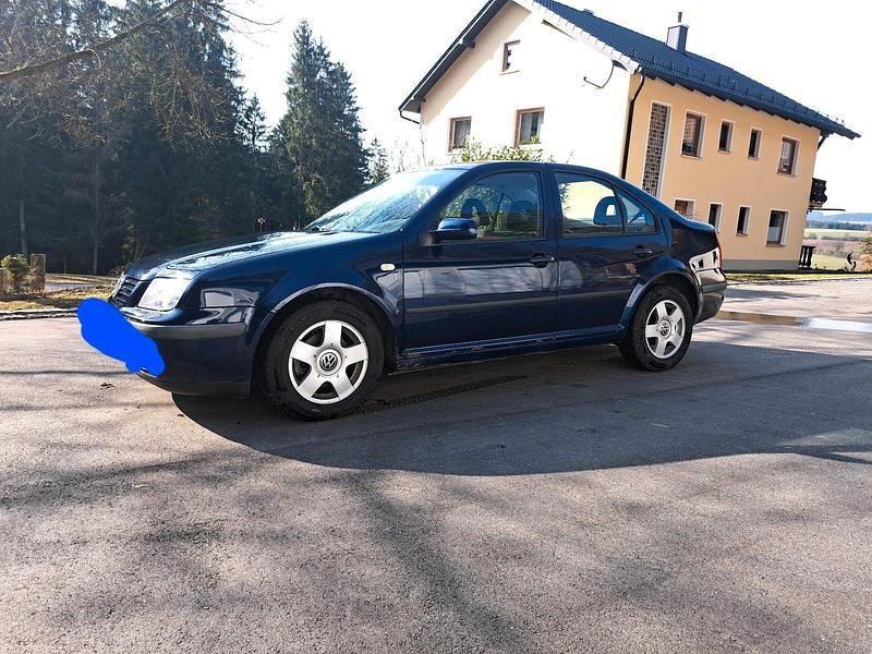 Gebraucht VW Bora 115 PS (84 kW) 1999 Blau Limousine