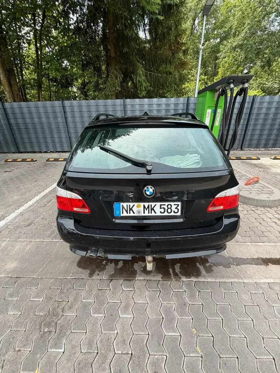 Gebraucht BMW 525 177 PS (130 kW) 2006 Schwarz Kombi