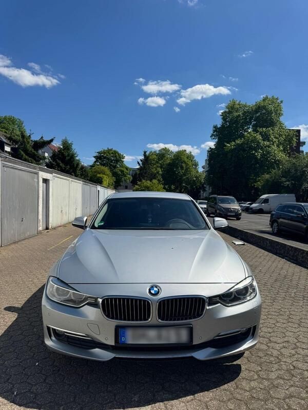 Gebraucht 2012 BMW 320 Luxury Line Limousine | 9.499 € (Guter Preis) - Bild 1/4