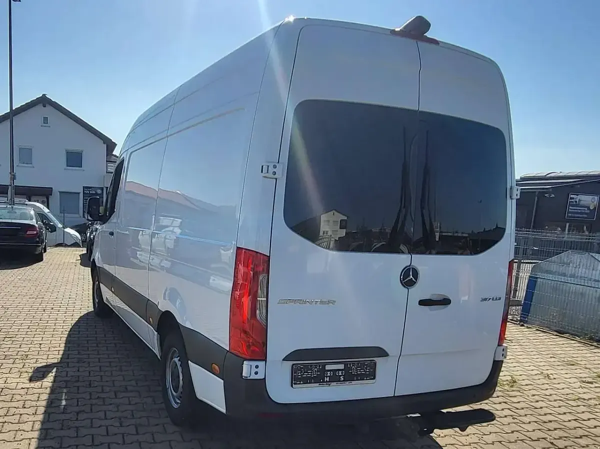 Gebraucht Mercedes Sprinter 170 PS (125 kW) 2023 Arktikweiss Van