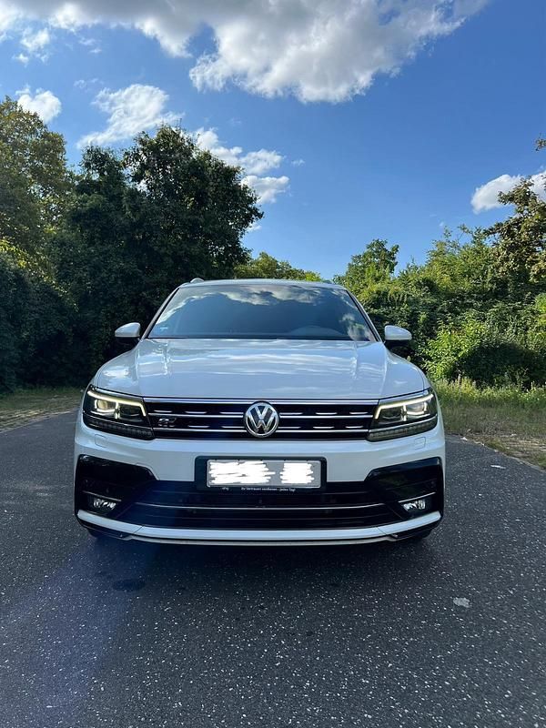 Weiß Gebraucht 2018 VW Tiguan R-line SUV | 25.000 € (Fairer Preis) - Bild 1/4