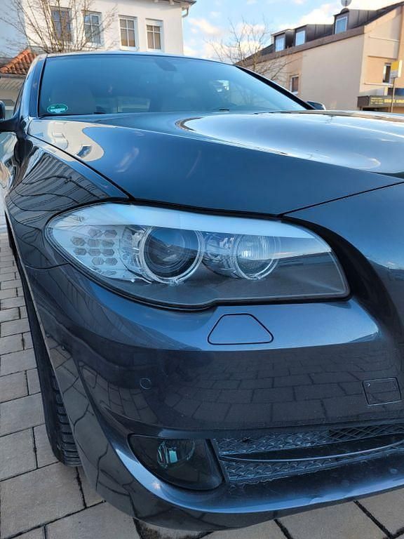 Gebraucht BMW 528 Sport Line 258 PS (189 kW) 2010 Grau Limousine