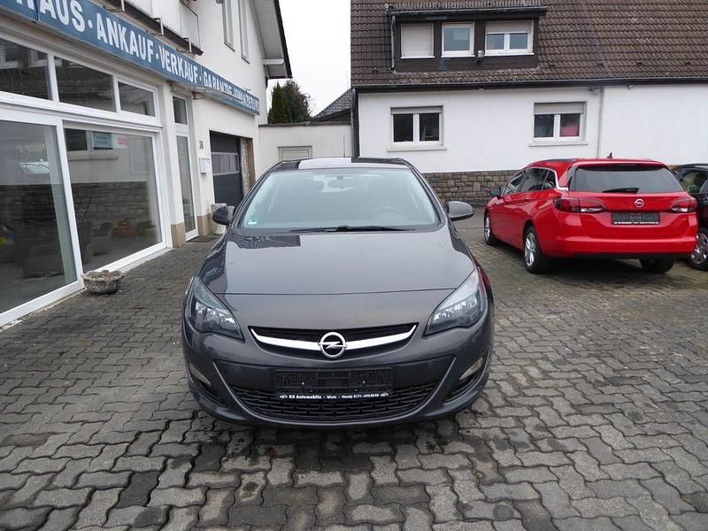 Gebraucht Opel Astra Active 116 PS (85 kW) 2013 Grau Limousine