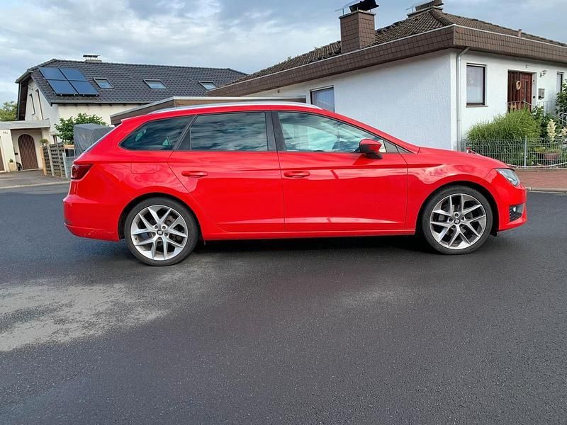 Rot Gebraucht 2014 Seat Leon ST FR Kombi | 6.800 € (Superpreis) - Bild 1/4