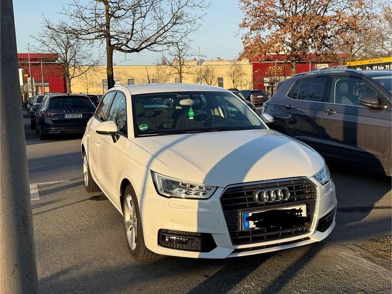 Gebraucht Audi A1 90 PS (66 kW) 2015 Weiß Kleinwagen
