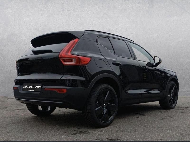 Second-hand Volvo XC40 Plus 163 CP (119 kW) 2025 Negru SUV