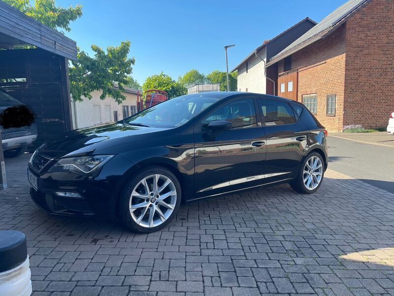 Schwarz Gebraucht 2017 Seat Leon FR Limousine | 15.500 € (Fairer Preis) - Bild 1/4