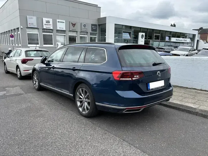 Gebraucht VW Passat GTE 218 PS (160 kW) 2020 Aquamarinblau Kombi