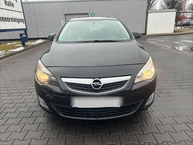 Schwarz Gebraucht 2011 Opel Astra Limousine | 1.950 € (Guter Preis) - Bild 1/4