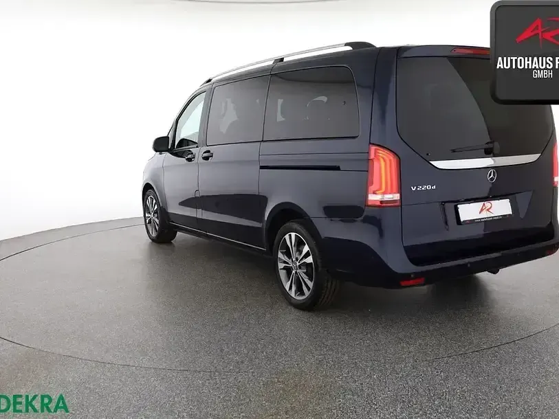 Gebraucht Mercedes V220 Sport 163 PS (119 kW) 2019 Cavansitblau Van / Kleinbus