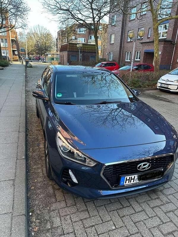Gebraucht Hyundai i30 140 PS (102 kW) 2017 Blau Limousine