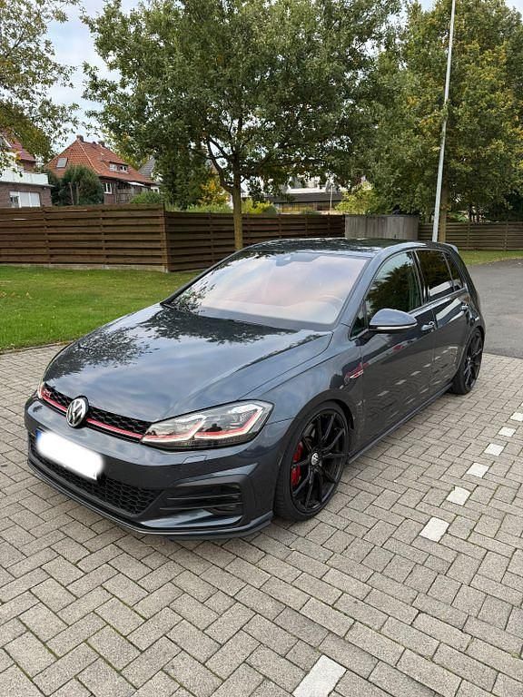 Blau Gebraucht 2018 VW Golf GTI Limousine | 17.900 € (Fairer Preis) - Bild 1/4