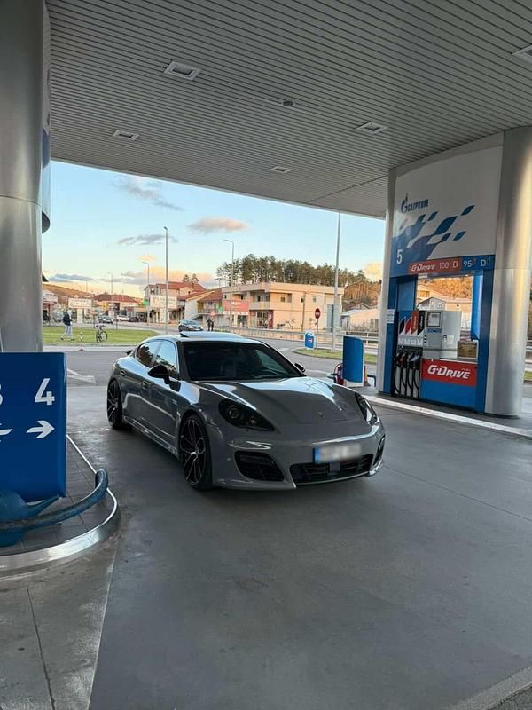 Gebraucht Porsche Panamera 500 PS (367 kW) 2010 Grau Kleinwagen