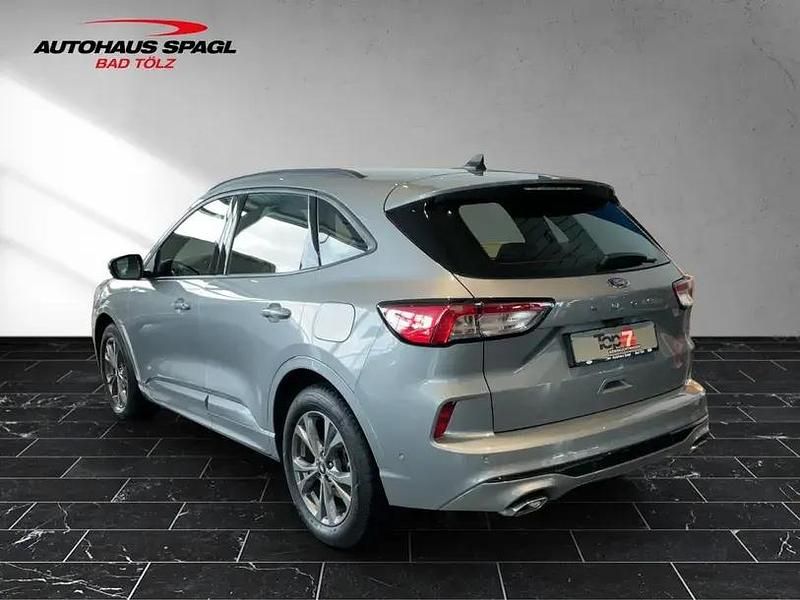 Gebraucht Ford Kuga ST-Line 150 PS (110 kW) 2023 Solar silver (metallic) SUV