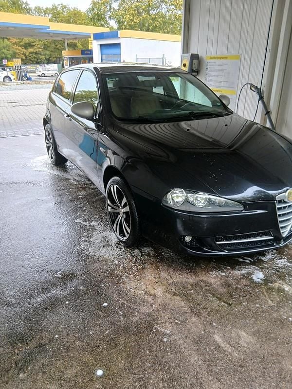 Schwarz Gebraucht 2010 Alfa Romeo 147 Kleinwagen | 3.200 € - Bild 1/4