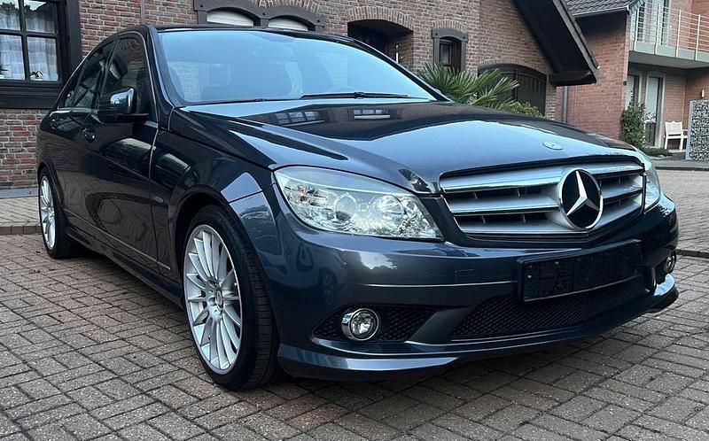 Schwarz Gebraucht 2010 Mercedes C200 Limousine | 6.500 € (Superpreis) - Bild 1/4