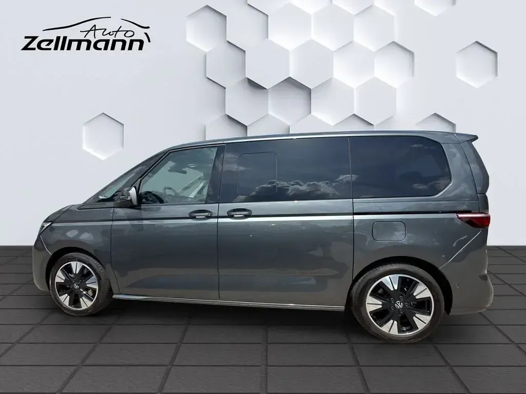 Gebraucht VW Multivan Life 150 PS (110 kW) 2025 Grau Van / Kleinbus