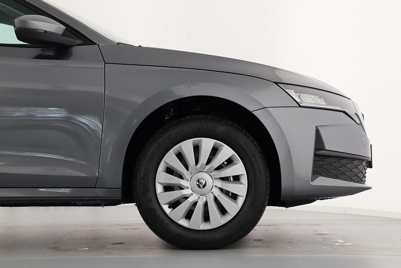 Neu Skoda Octavia Essence 116 PS (85 kW) 2026 Graphitegrau metallic Kombi