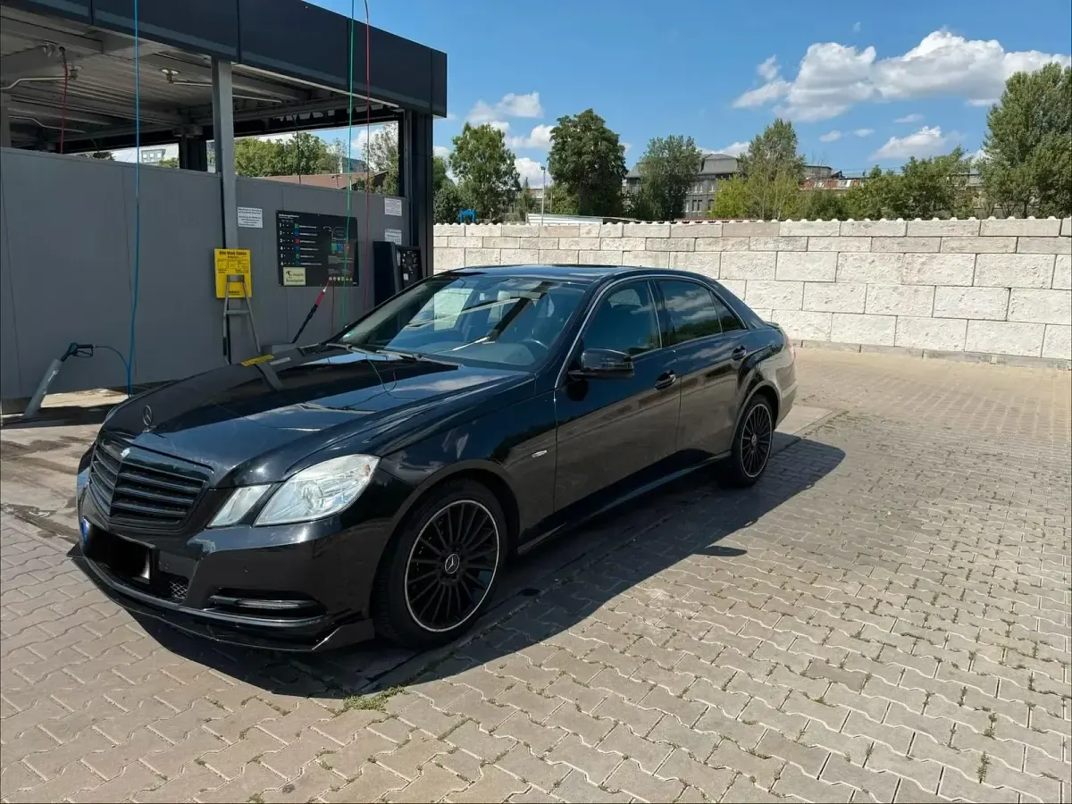 Gebraucht Mercedes E220 170 PS (125 kW) 2009 Schwarz Limousine