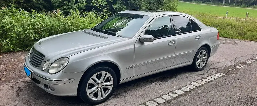 Gebraucht Mercedes E240 Elegance 177 PS (130 kW) 2003 Silber Limousine