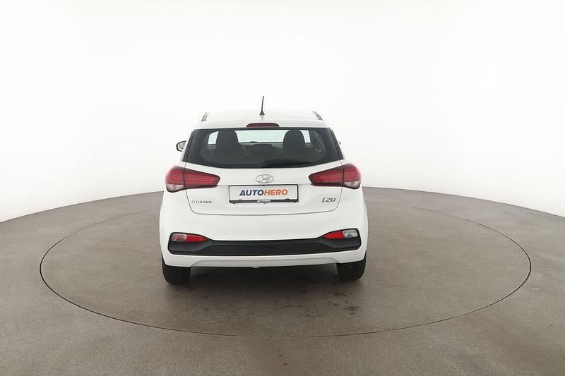 Gebraucht Hyundai i20 Select 2020 Weiß Limousine