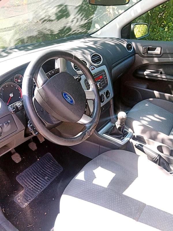 Second-hand Ford Focus 100 CP (73 kW) 2006 Argintiu Break