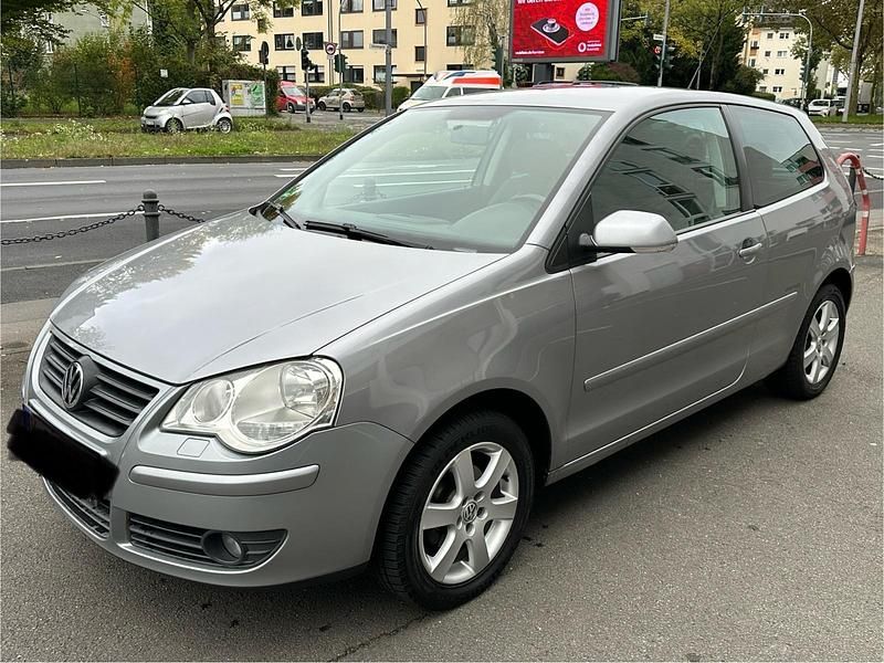 Grau Gebraucht 2009 VW Polo Limousine | 2.250 € (Fairer Preis) - Bild 1/4