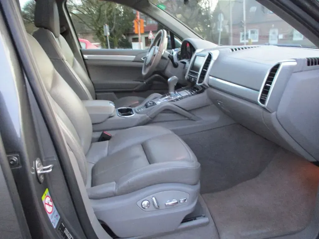 Second-hand Porsche Cayenne 400 CP (294 kW) 2012 Gri SUV