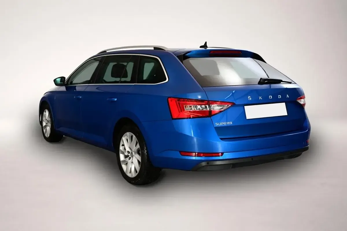 Gebraucht Skoda Superb 150 PS (110 kW) 2024 Manufacturer Kombi