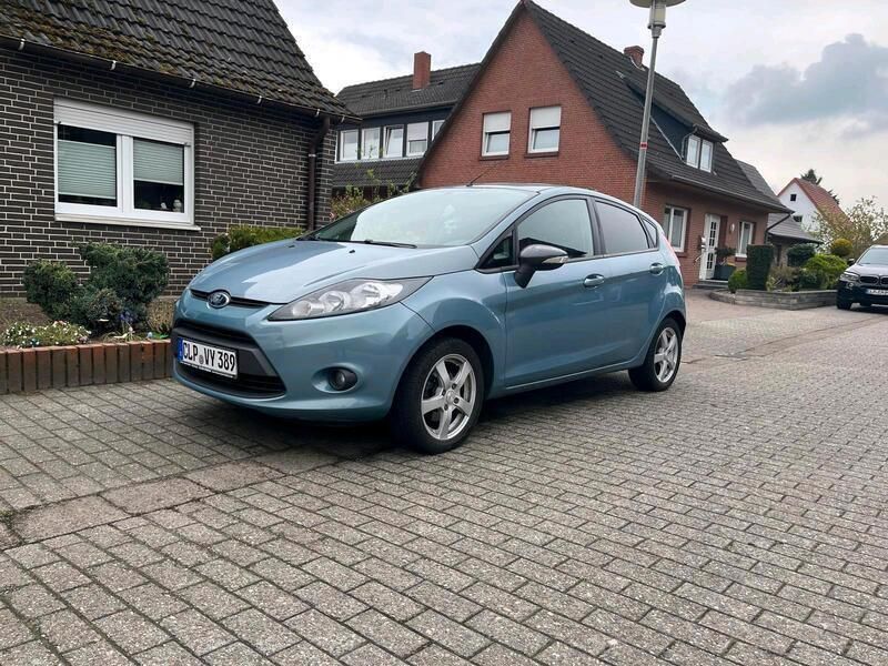 Blau Gebraucht 2010 Ford Fiesta Kleinwagen | 3.600 € (Fairer Preis) - Bild 1/4