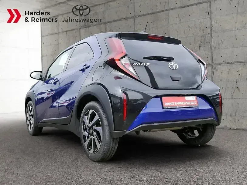 Neu Toyota Aygo 72 PS (52 kW) 2025 Blau