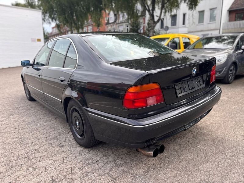 Gebraucht BMW 523 170 PS (125 kW) 1996 Schwarz Limousine