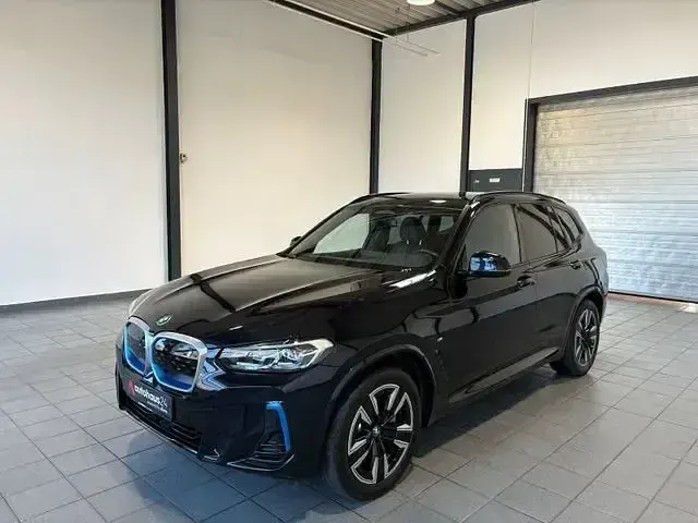 Używany BMW iX3 Shadowline 210 kW (286 KM) 2023 Czarny SUV