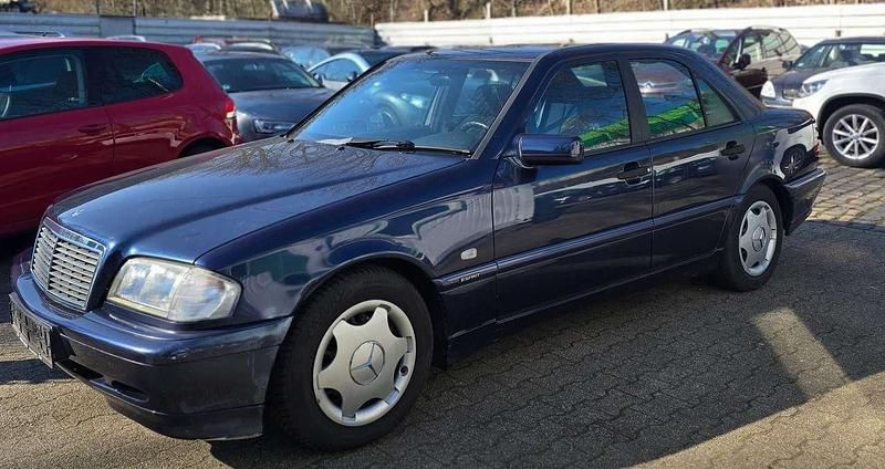 Gebraucht Mercedes C180 122 PS (89 kW) 1998 Blau Limousine