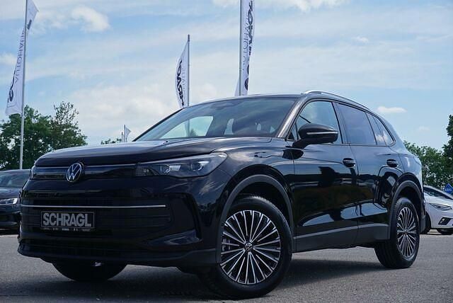 Gebraucht VW Tiguan Life 193 PS (141 kW) 2024 Deep black perleffekt SUV