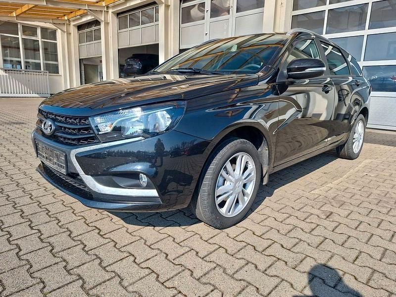 Gebraucht Lada Vesta 102 PS (75 kW) 2018 Schwarz Kombi