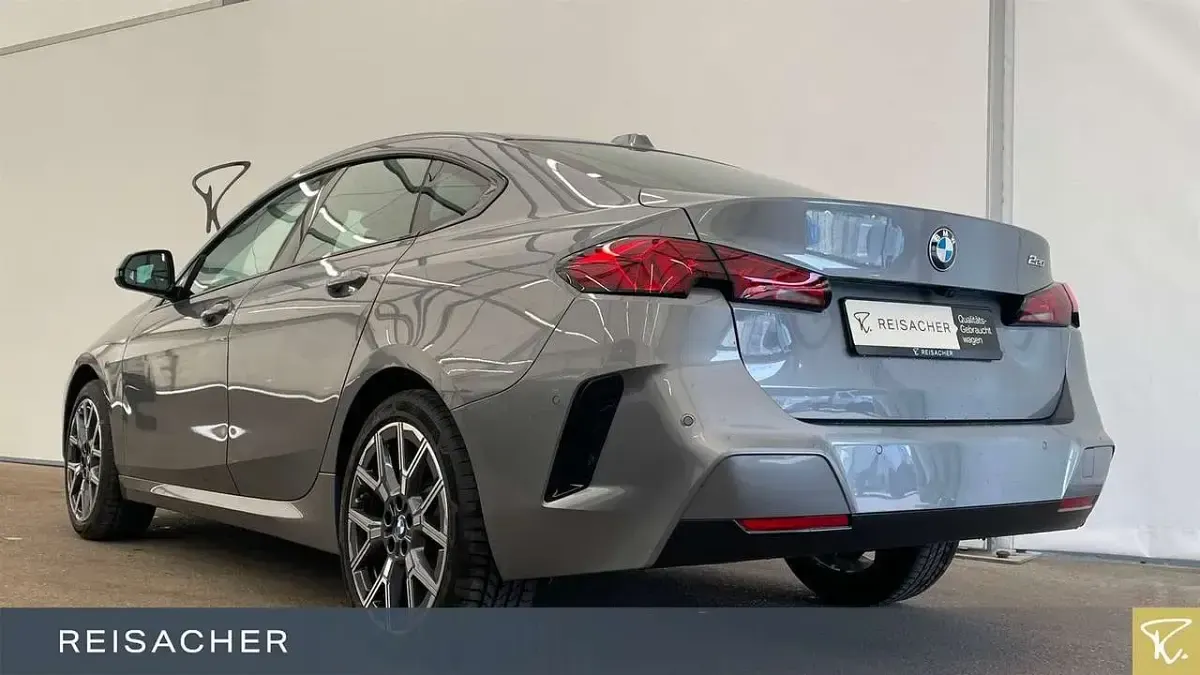 Gebraucht BMW 220 170 PS (125 kW) 2025 Grau Coupé
