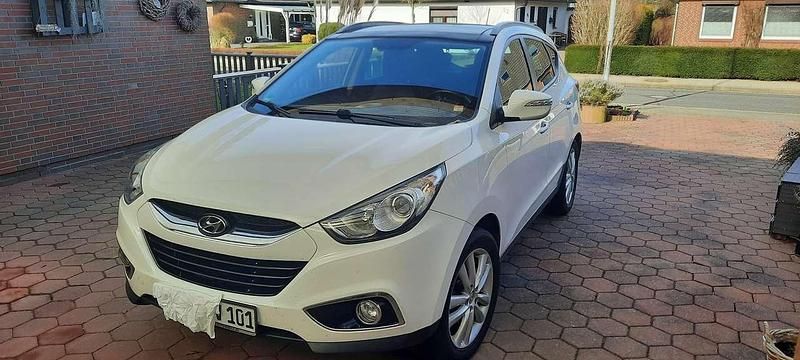 Gebraucht Hyundai ix35 Premium 163 PS (119 kW) 2012 Weiß SUV
