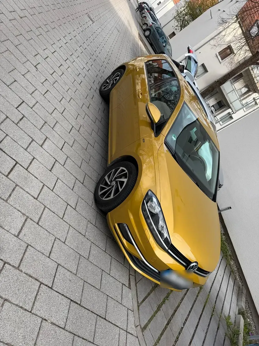 Gebraucht VW Golf VII Join 116 PS (85 kW) 2017 Gelb Kleinwagen