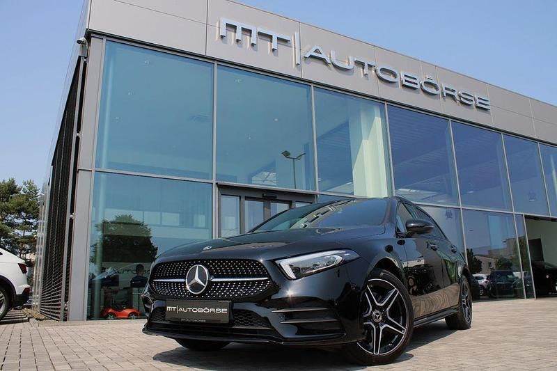 Schwarz Gebraucht 2021 Mercedes A250 AMG line Limousine | 26.900 € (Fairer Preis) - Bild 1/4