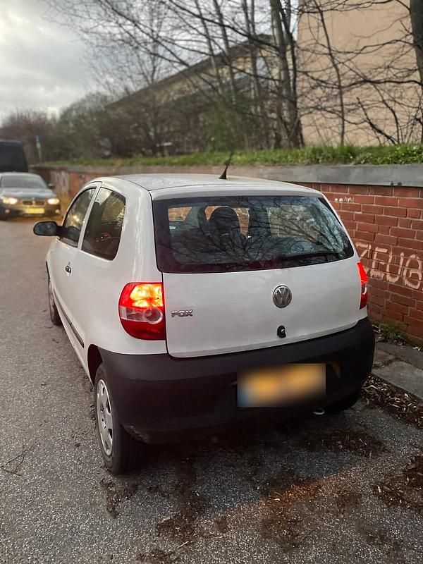 Gebraucht VW Fox 54 PS (39 kW) 2010 Weiß Kleinwagen