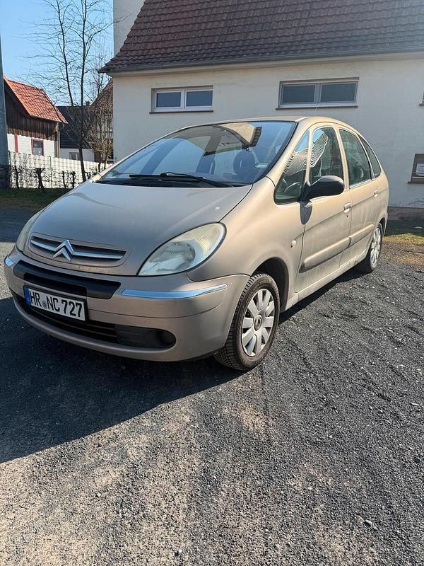 Gebraucht Citroën Xsara 110 PS (80 kW) 2004 Gold Van / Kleinbus