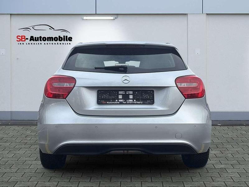 Gebraucht Mercedes A180 Sport 109 PS (80 kW) 2015 Polarsilber  metalliclack Kleinwagen