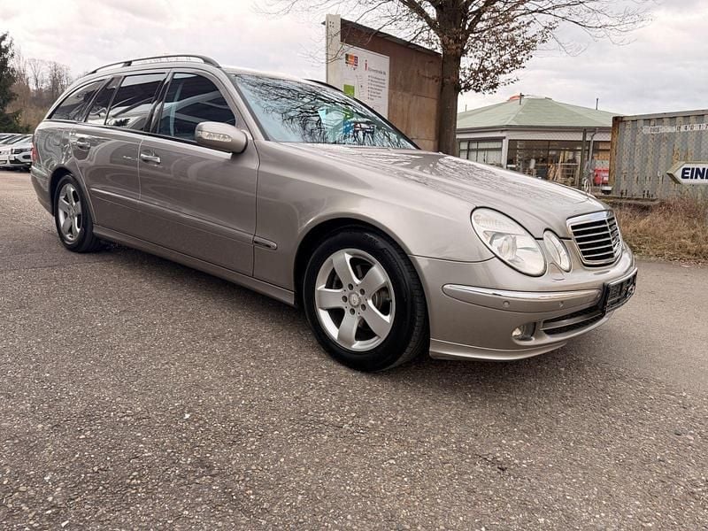 Gebraucht Mercedes E220 Avantgarde 150 PS (110 kW) 2006 Cubanitsilber Kombi