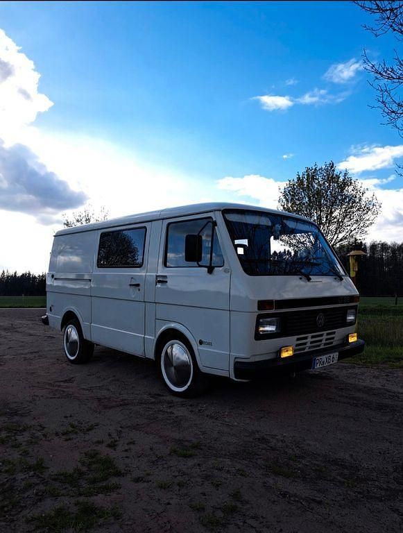 Second-hand VW LT 95 CP (69 kW) 1993 Alb Monovolum
