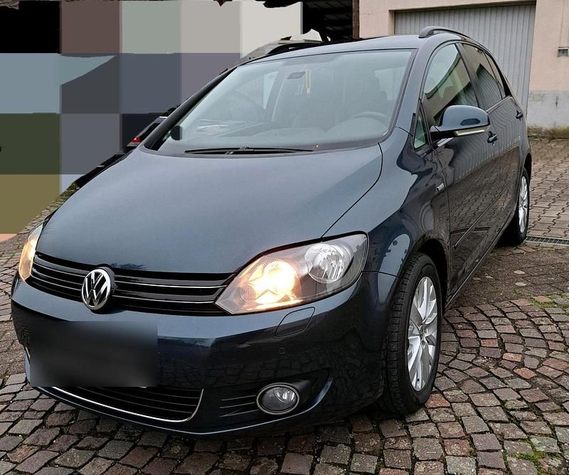 Blau Gebraucht 2013 VW Golf VII Life Kleinwagen | 5.499 € (Guter Preis) - Bild 1/4