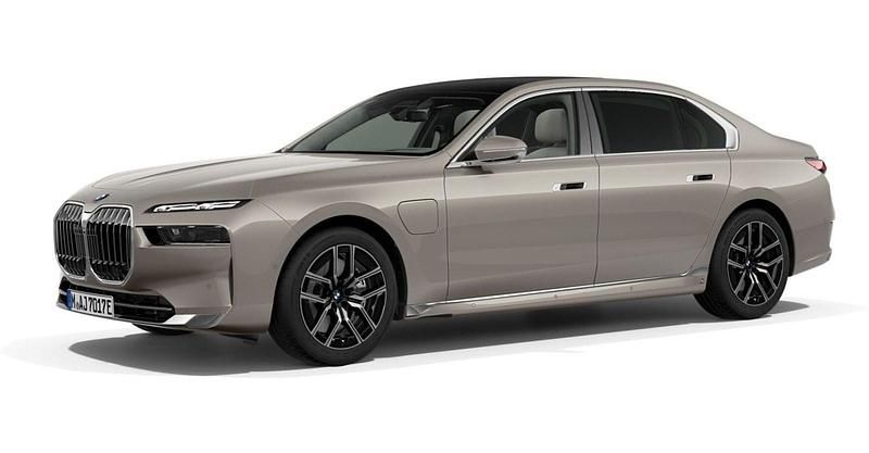 Grau Gebraucht 2024 BMW 750e Comfort Edition Limousine | 122.588 € (Guter Preis) - Bild 1/4